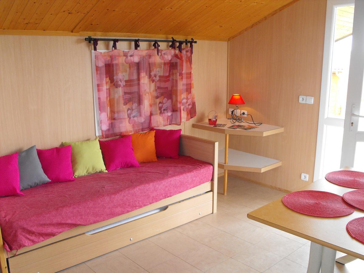 Les Chalets Du Piou Bussieres  Exterior photo